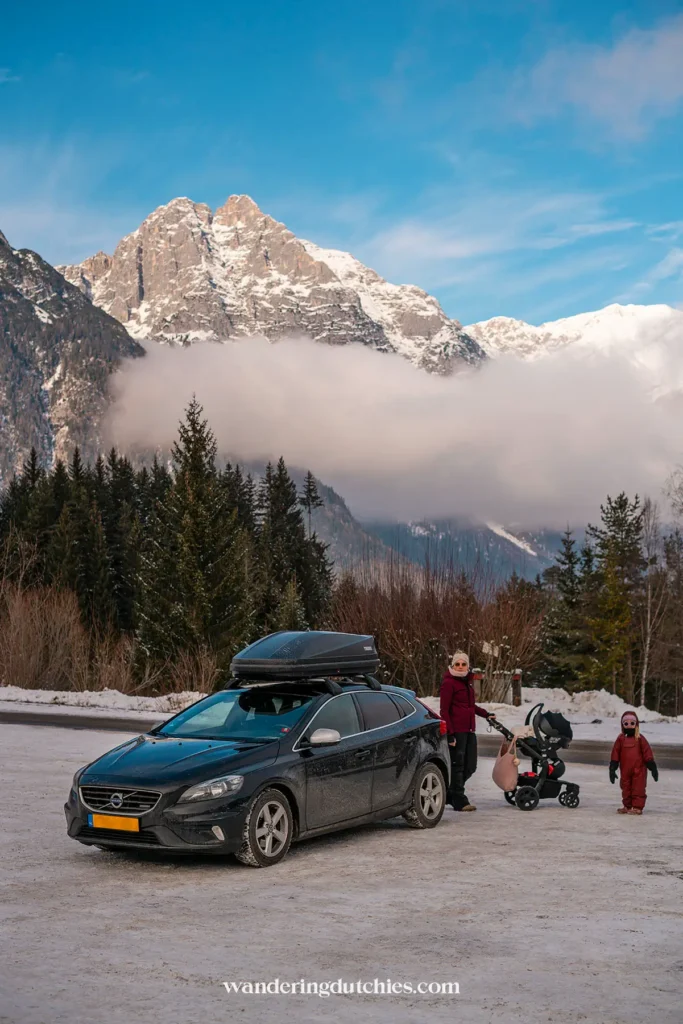Een dakkoffer is een uitkomst als je reist met de auto.