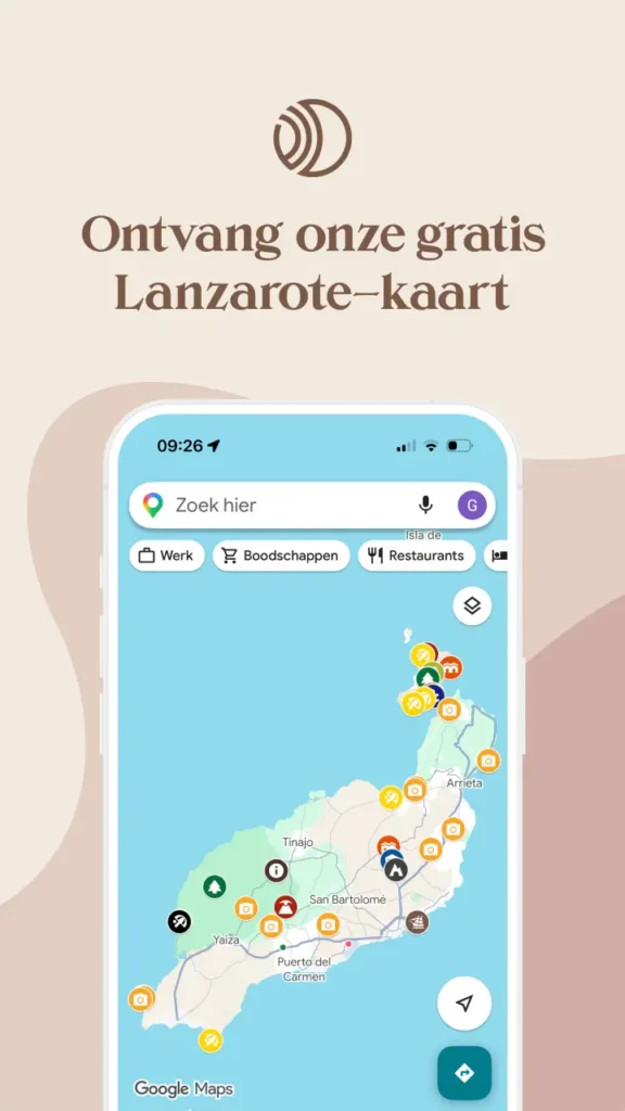 Google Maps kaart van Lanzarote met highlights, stranden en bezienswaardigheden weergegeven op een smartphone.